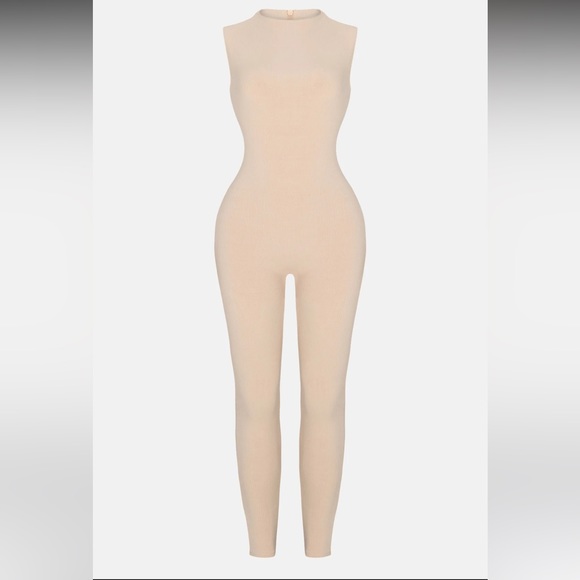 Amber Snatched Jumpsuit - Cream
XS - Picture 3 of 3